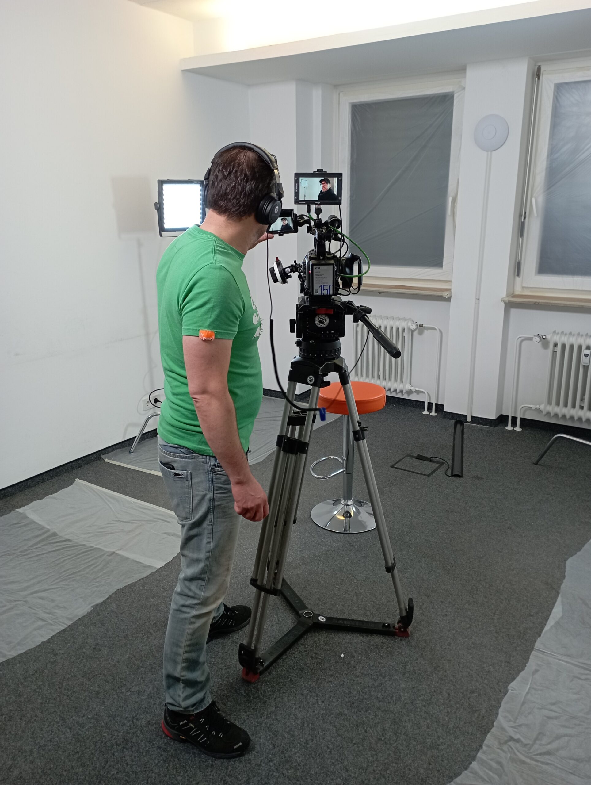 IDnow Munich workplace interior and team collaboration
