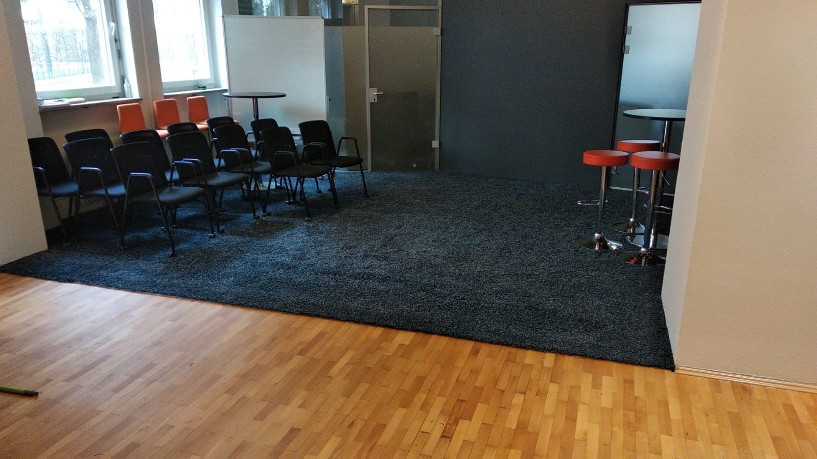 IDnow Creates Cozy Office Spaces to Reunite Teams After 2 Year Pandemic interior design and furniture — image 6